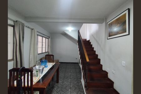 Casa à venda com 130m², 8 quartos e 2 vagas Casa à venda com 130m², 8 quartos e 2 vagasSala