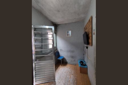 Casa à venda com 130m², 8 quartos e 2 vagas Casa à venda com 130m², 8 quartos e 2 vagasSala