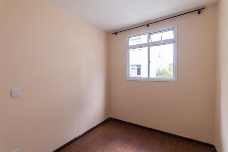 Quarto 2 de apartamento para alugar com 2 quartos, 43m² em Tatuquara, Curitiba