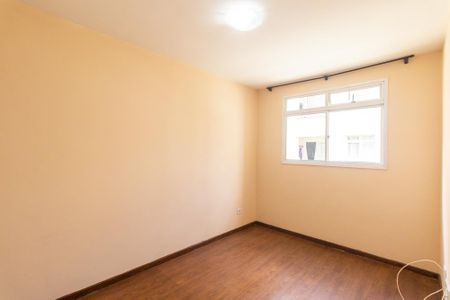 Sala de apartamento para alugar com 2 quartos, 43m² em Tatuquara, Curitiba