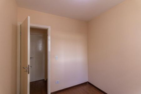 Quarto 1 de apartamento para alugar com 2 quartos, 43m² em Tatuquara, Curitiba