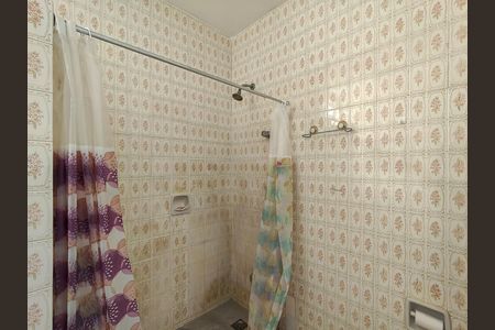 Apartamento à venda com 77m², 2 quartos e sem vaga Apartamento à venda com 77m², 2 quartos e sem vagaBanheiro Corredor