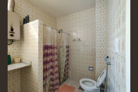Apartamento à venda com 77m², 2 quartos e sem vaga Apartamento à venda com 77m², 2 quartos e sem vagaBanheiro Corredor