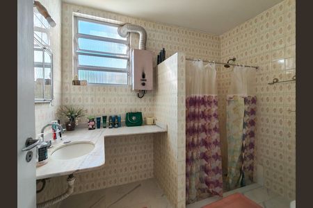 Apartamento à venda com 77m², 2 quartos e sem vaga Apartamento à venda com 77m², 2 quartos e sem vagaBanheiro Corredor