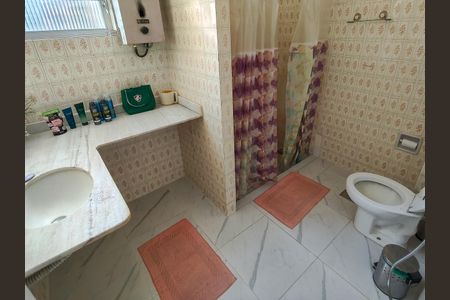 Apartamento à venda com 77m², 2 quartos e sem vaga Apartamento à venda com 77m², 2 quartos e sem vagaBanheiro Corredor