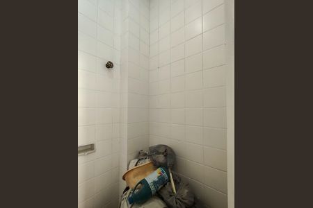 Apartamento à venda com 77m², 2 quartos e sem vaga Apartamento à venda com 77m², 2 quartos e sem vagaBanheiro de serviço