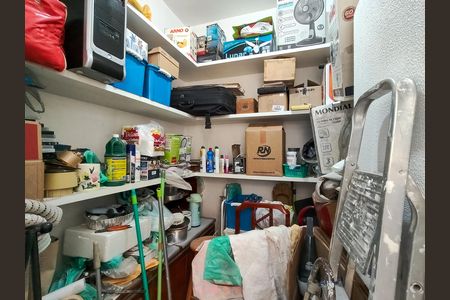 Apartamento à venda com 77m², 2 quartos e sem vaga Apartamento à venda com 77m², 2 quartos e sem vagaQuarto de Serviço
