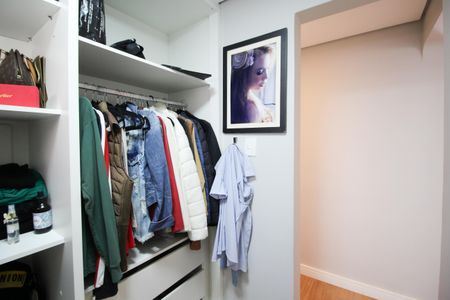 Apartamento à venda com 110m², 3 quartos e 1 vaga Apartamento à venda com 110m², 3 quartos e 1 vagaCloset da Suíte