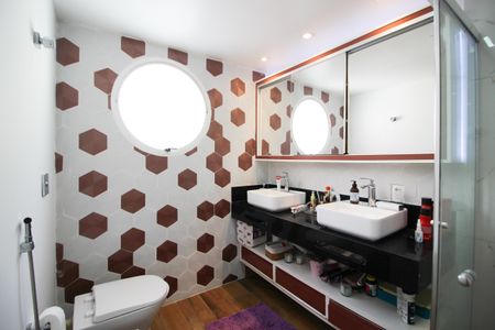 Apartamento à venda com 110m², 3 quartos e 1 vaga Apartamento à venda com 110m², 3 quartos e 1 vagaBanheiro da Suíte