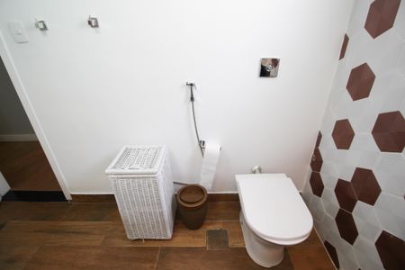 Apartamento à venda com 110m², 3 quartos e 1 vaga Apartamento à venda com 110m², 3 quartos e 1 vagaBanheiro da Suíte