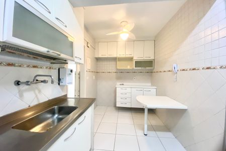 Apartamento para alugar com 83m², 2 quartos e 2 vagasCozinha