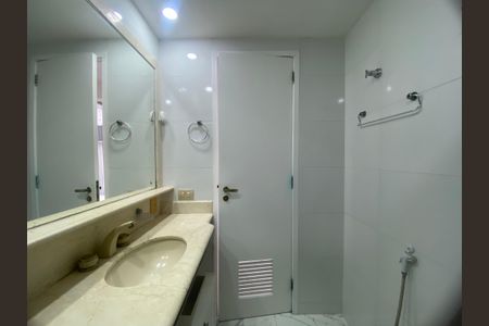 Apartamento para alugar com 83m², 2 quartos e 2 vagasBanheiro social 