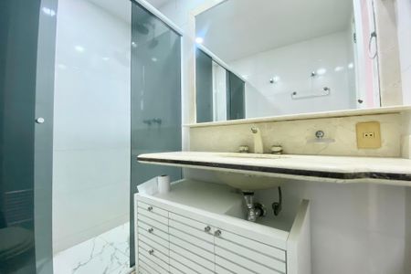 Apartamento para alugar com 83m², 2 quartos e 2 vagasBanheiro social