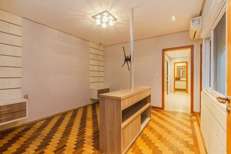 Quarto 3 de casa para alugar com 3 quartos, 200m² em Petrópolis, Porto Alegre