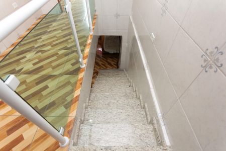 Casa para alugar com 150m², 3 quartos e 4 vagasEscada 