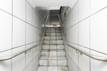 Casa para alugar com 150m², 3 quartos e 4 vagasEscada 