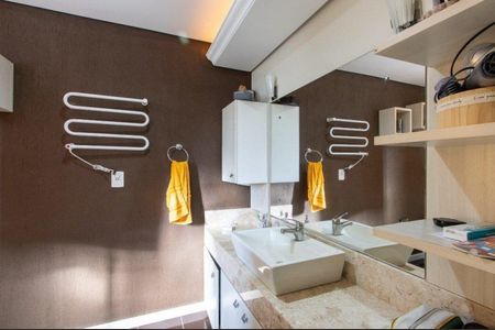 Casa para alugar com 330m², 5 quartos e 8 vagas Casa para alugar com 330m², 5 quartos e 8 vagasBanheiro 1