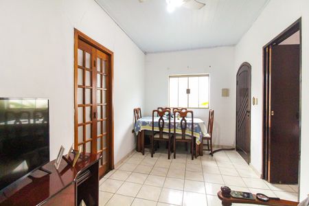 Sala de casa à venda com 2 quartos, 162m² em Vila Jacuí, São Paulo