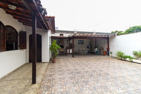 Casa à venda com 162m², 2 quartos e 1 vagaQuintal