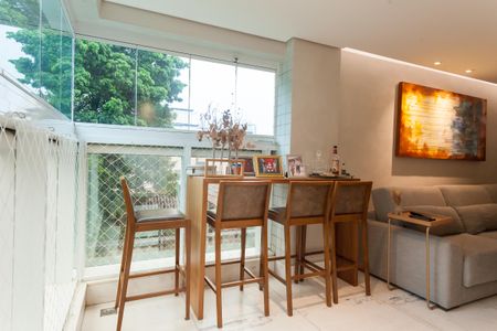 Apartamento à venda com 134m², 3 quartos e 4 vagasVaranda da Sala