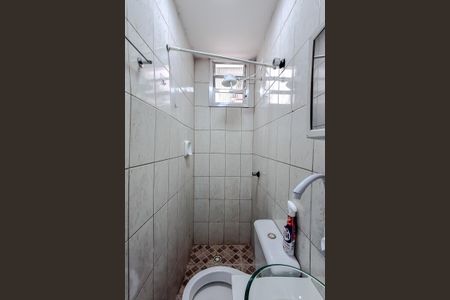 Banheiro de kitnet/studio para alugar com 1 quarto, 23m² em Bosque da Saúde, São Paulo