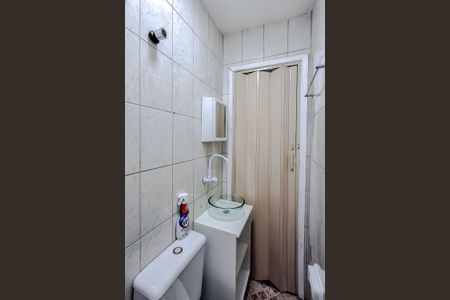 Banheiro de kitnet/studio para alugar com 1 quarto, 23m² em Bosque da Saúde, São Paulo