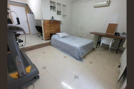 Casa para alugar com 3 quartos, 290m² em Passo d’Areia, Porto Alegre