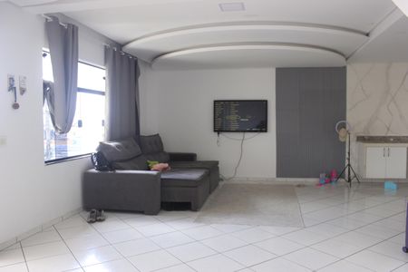 Casa para alugar com 250m², 3 quartos e 2 vagasSala 