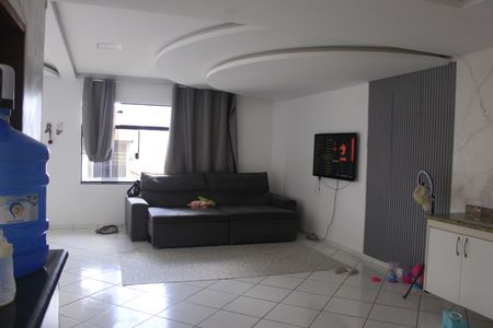 Casa para alugar com 250m², 3 quartos e 2 vagasSala