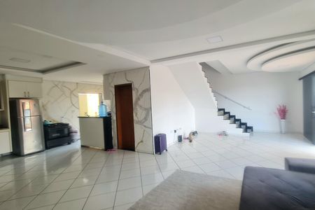 Casa para alugar com 250m², 3 quartos e 2 vagasCozinha 