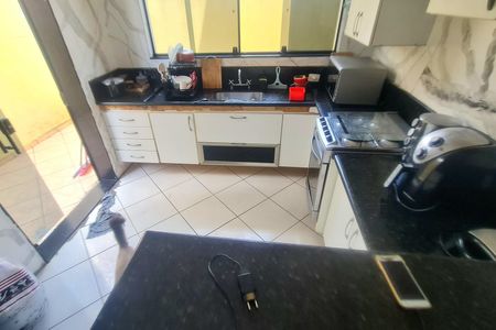 Casa para alugar com 250m², 3 quartos e 2 vagasCozinha 