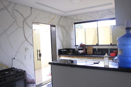 Casa para alugar com 250m², 3 quartos e 2 vagasCozinha 