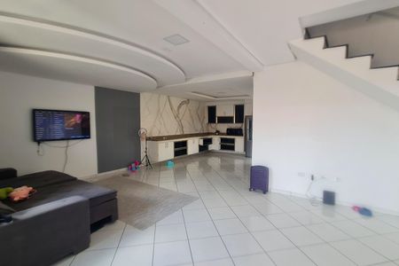 Casa para alugar com 250m², 3 quartos e 2 vagasSala