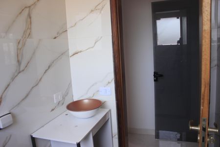 Casa para alugar com 250m², 3 quartos e 2 vagasBanheiro social 