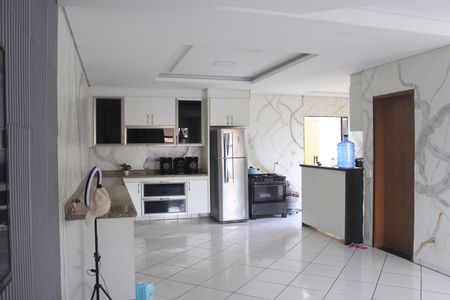 Casa para alugar com 250m², 3 quartos e 2 vagasCozinha 