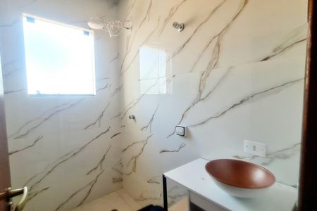 Casa para alugar com 250m², 3 quartos e 2 vagasBanheiro social 