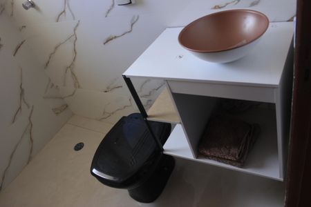 Casa para alugar com 250m², 3 quartos e 2 vagasBanheiro social 