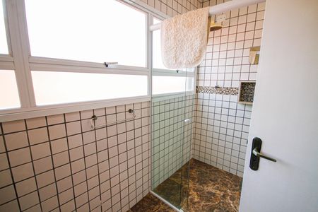 Casa para alugar com 370m², 4 quartos e 4 vagasBanheiro da Suíte 1