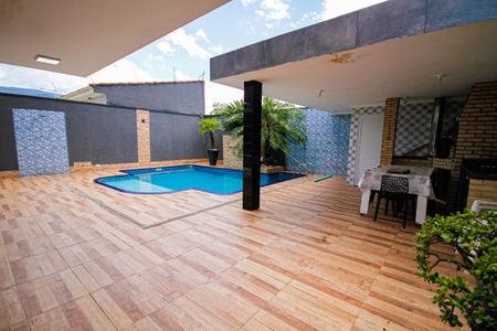 Casa para alugar com 370m², 4 quartos e 4 vagasPiscina