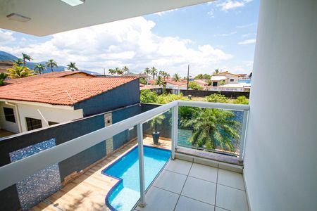 Casa para alugar com 370m², 4 quartos e 4 vagasCorredor