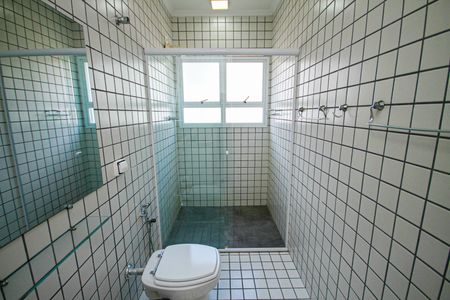 Casa para alugar com 370m², 4 quartos e 4 vagasBanheiro da Suíte 3