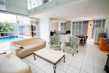 Casa para alugar com 370m², 4 quartos e 4 vagasSala