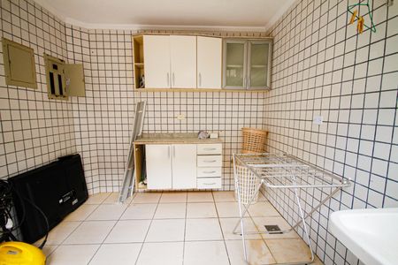 Casa para alugar com 370m², 4 quartos e 4 vagasLavanderia