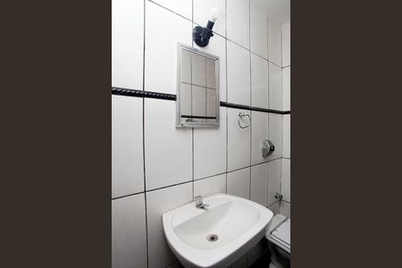 Banheiro de apartamento à venda com 1 quarto, 48m² em Petrópolis, Porto Alegre