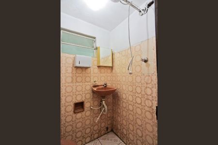 Casa para alugar com 170m², 2 quartos e 7 vagasEdícula - banheiro