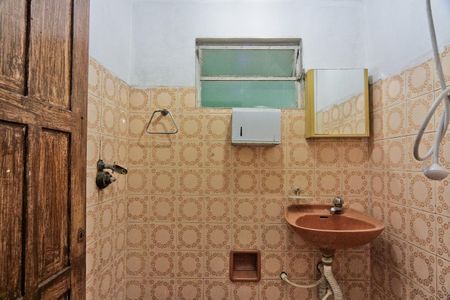 Casa para alugar com 170m², 2 quartos e 7 vagasEdícula - banheiro