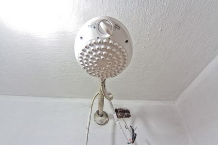 Casa para alugar com 170m², 2 quartos e 7 vagasEdícula - banheiro