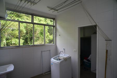 Apartamento à venda com 205m², 4 quartos e 2 vagas Apartamento à venda com 205m², 4 quartos e 2 vagasÁrea de Serviço