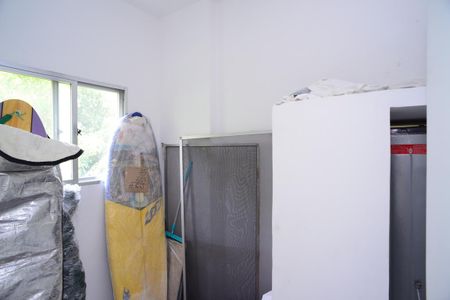 Apartamento à venda com 205m², 4 quartos e 2 vagas Apartamento à venda com 205m², 4 quartos e 2 vagasQuarto de Serviço