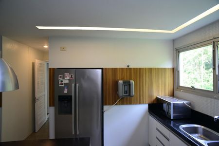 Apartamento à venda com 205m², 4 quartos e 2 vagas Apartamento à venda com 205m², 4 quartos e 2 vagasCozinha